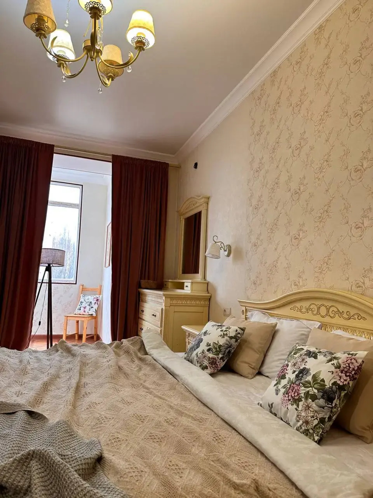 Квартира Роскошная Трёхкомнатная