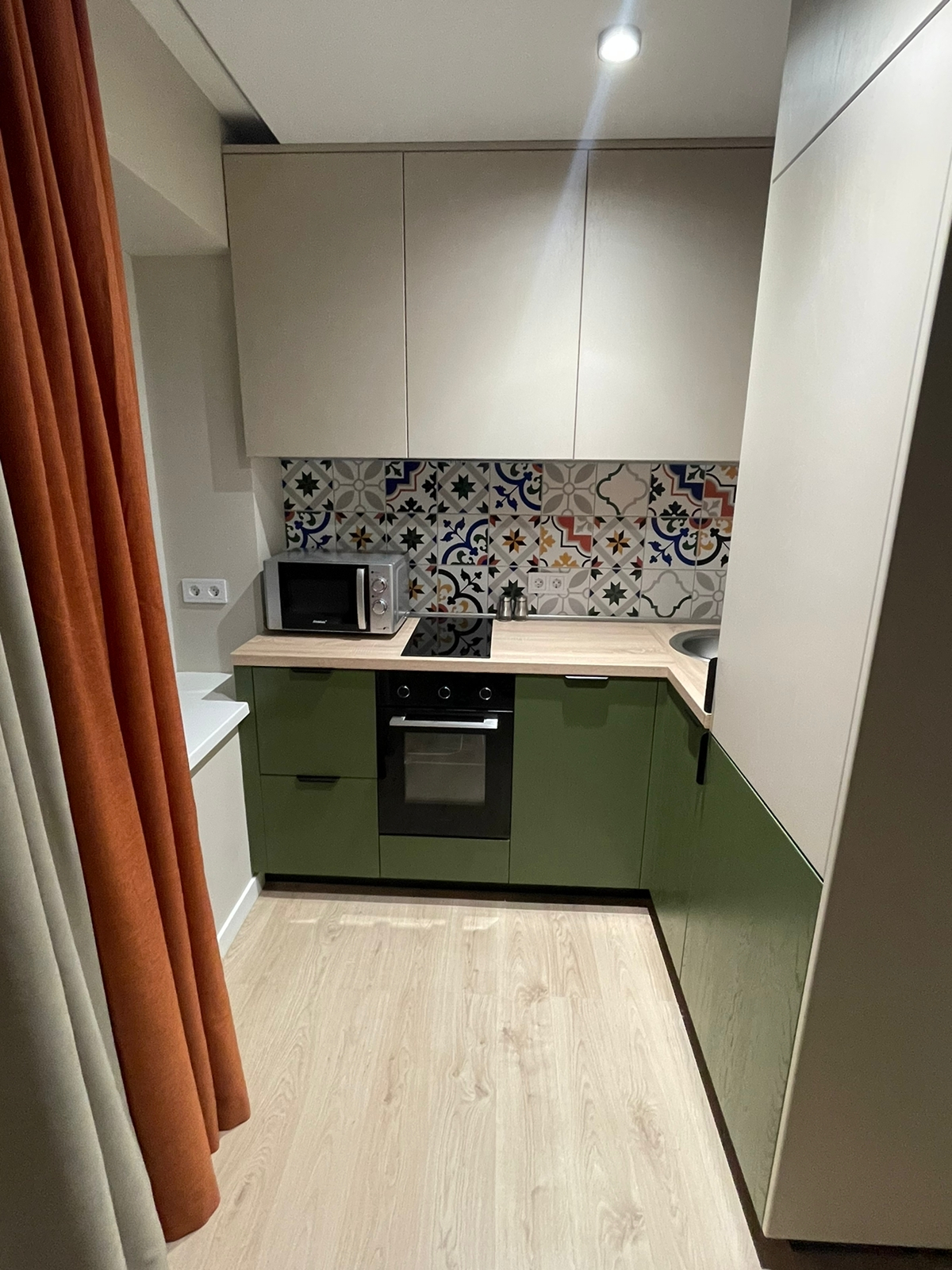 Апартаменты с отдельной спальней в сердце города