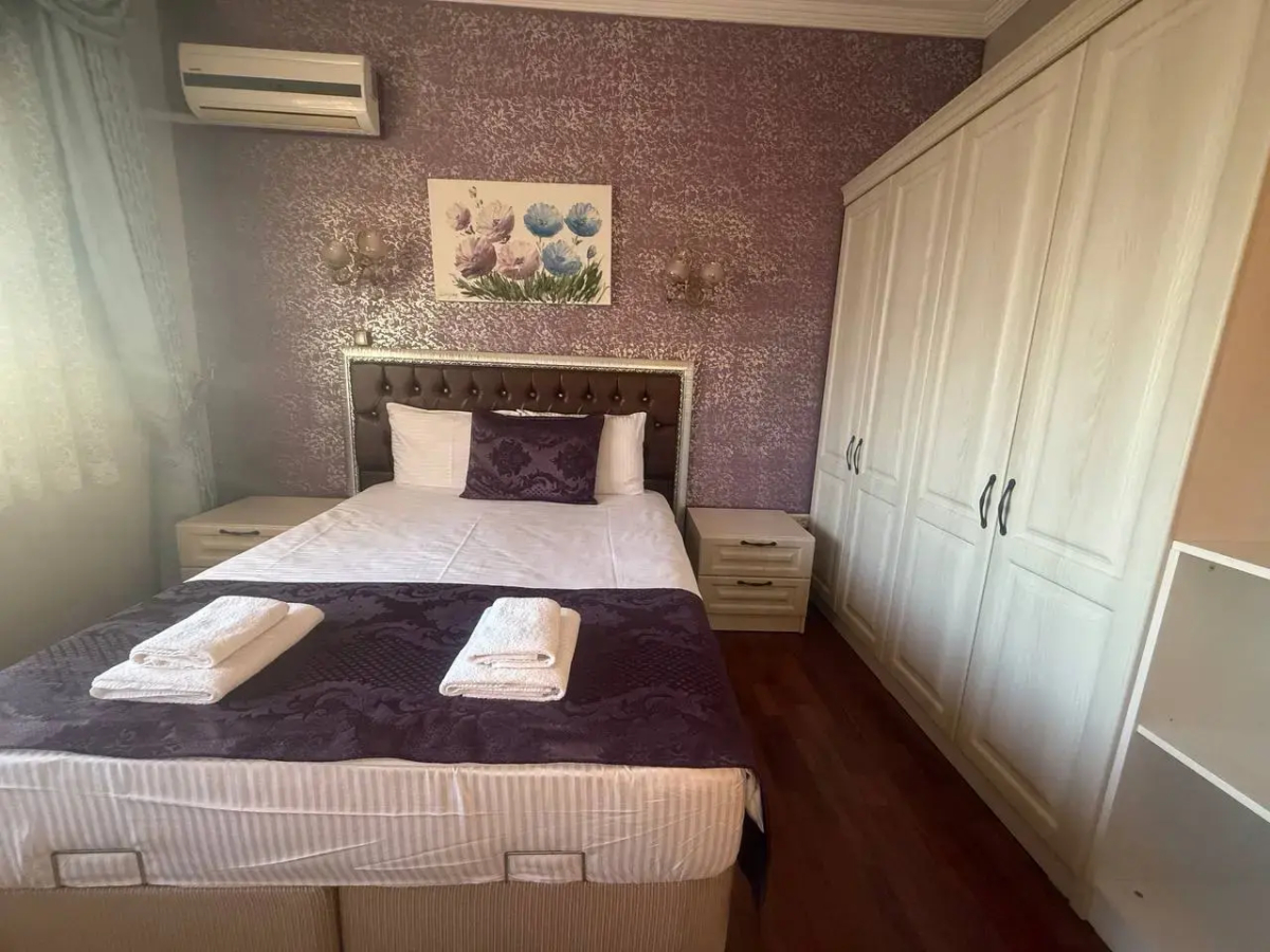 Апартаменты 3BR Flat Old Style 4AC Terrace, Metro