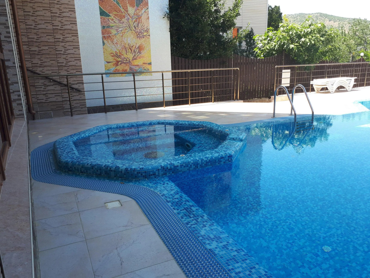 Отель Лучистая