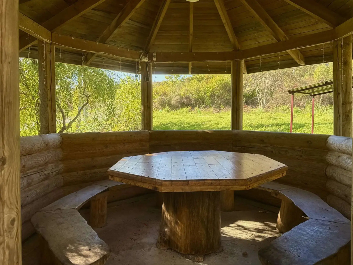 Thach from Travel Hotels Entourage