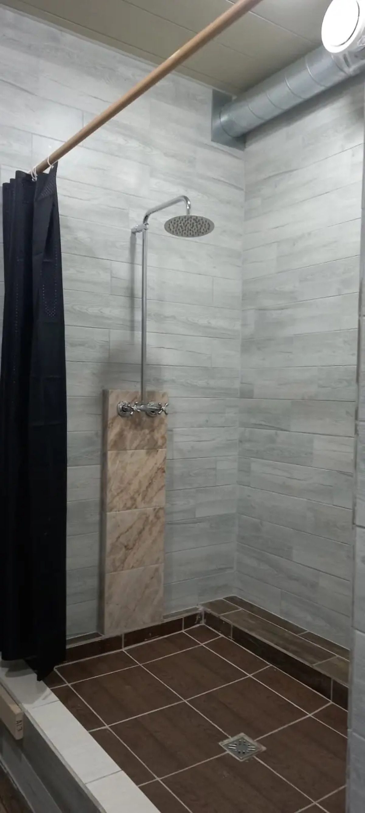 Гостиница В Городе N