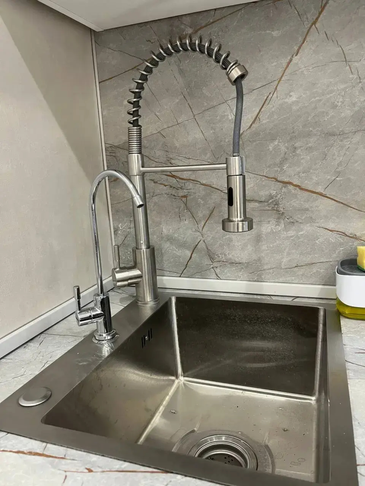 Квартира HelenRooms – уютная квартира на Набережной