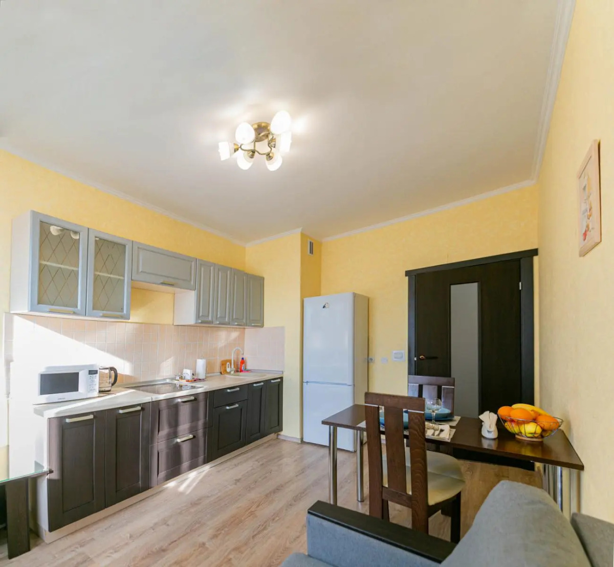 Апартаменты однокомнатные (97) Серебровская 91