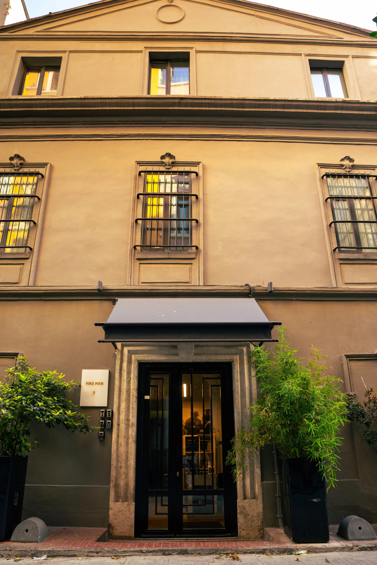 DeCamondo Residence
