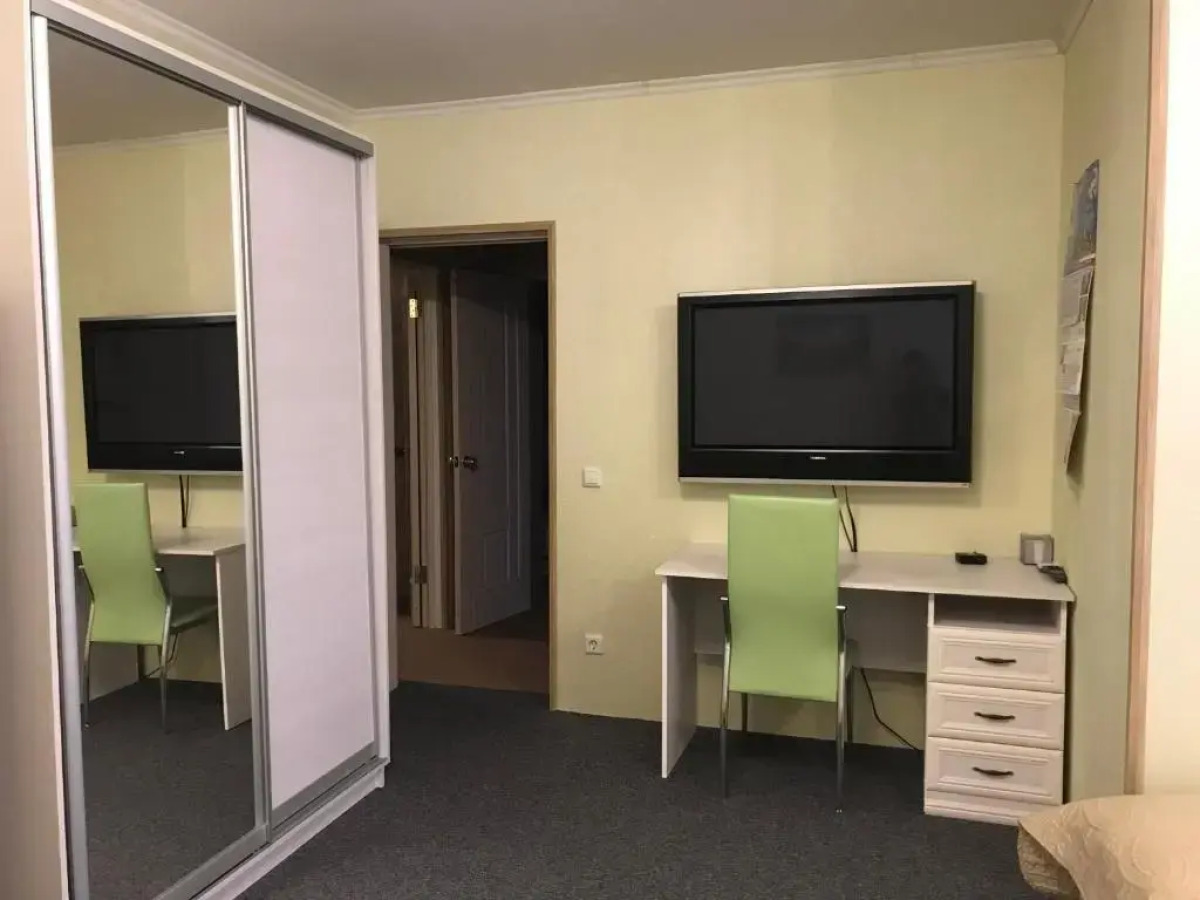 Апартаменты 3 комнаты в Центре рядом с Электричкой на Море