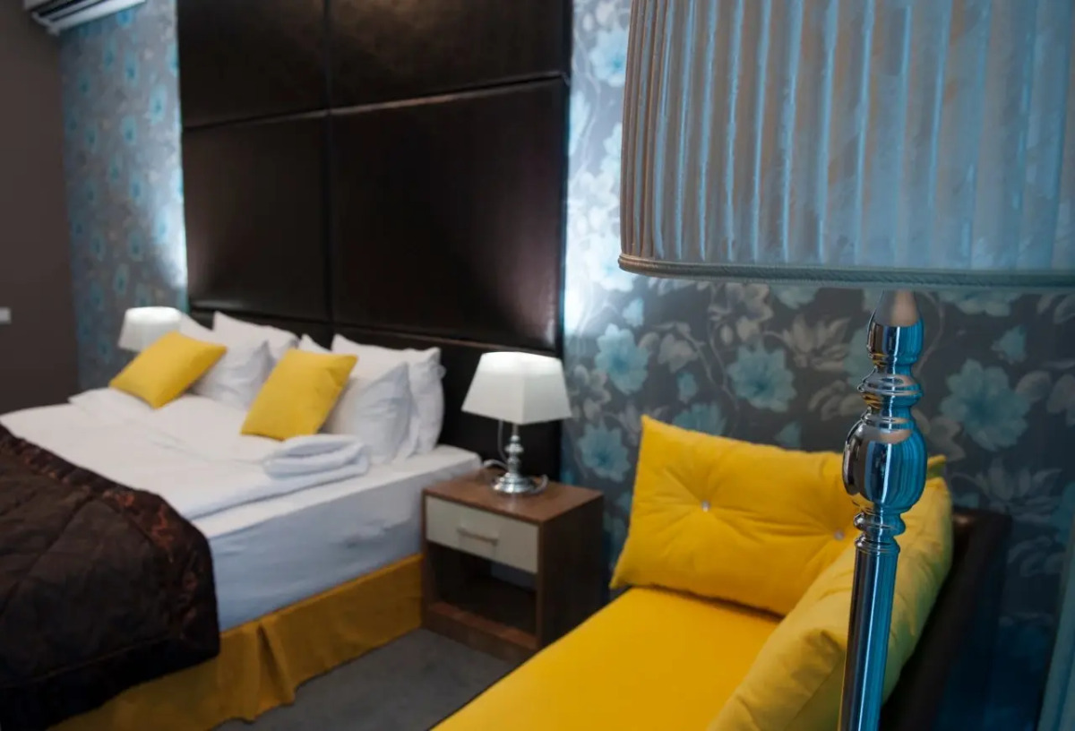 Отель Square Inn