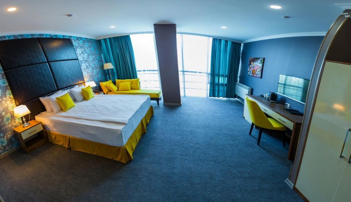 Отель Square Inn