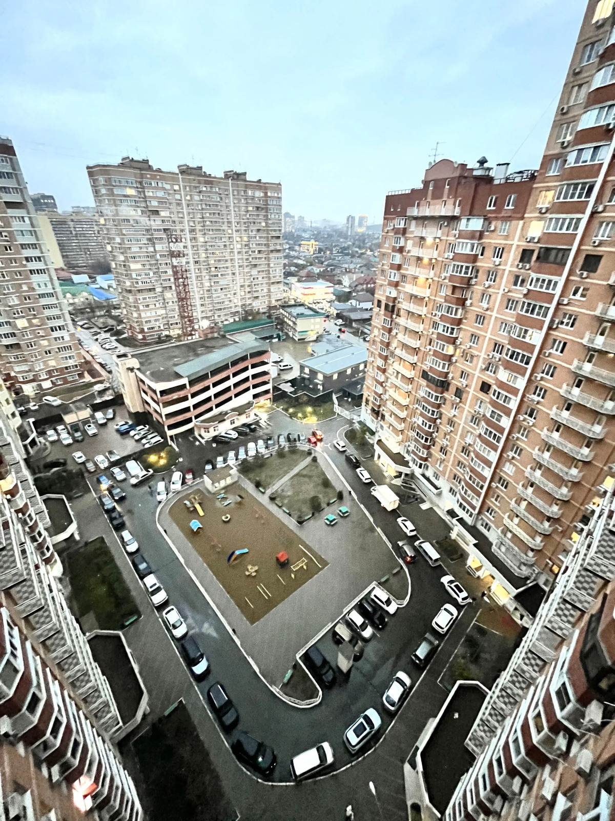 Квартира Светлая евродвушка комфорт-класса в центре Краснодара, ЖК Аврора, панорамный вид с 16 этажа