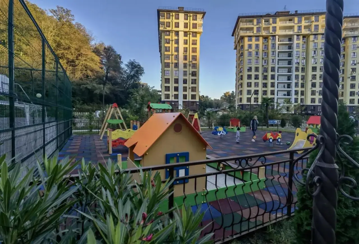 Студия с террасой и видом на горы. Кватро 150