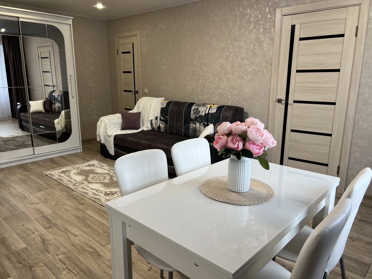 Квартира на Десятинной