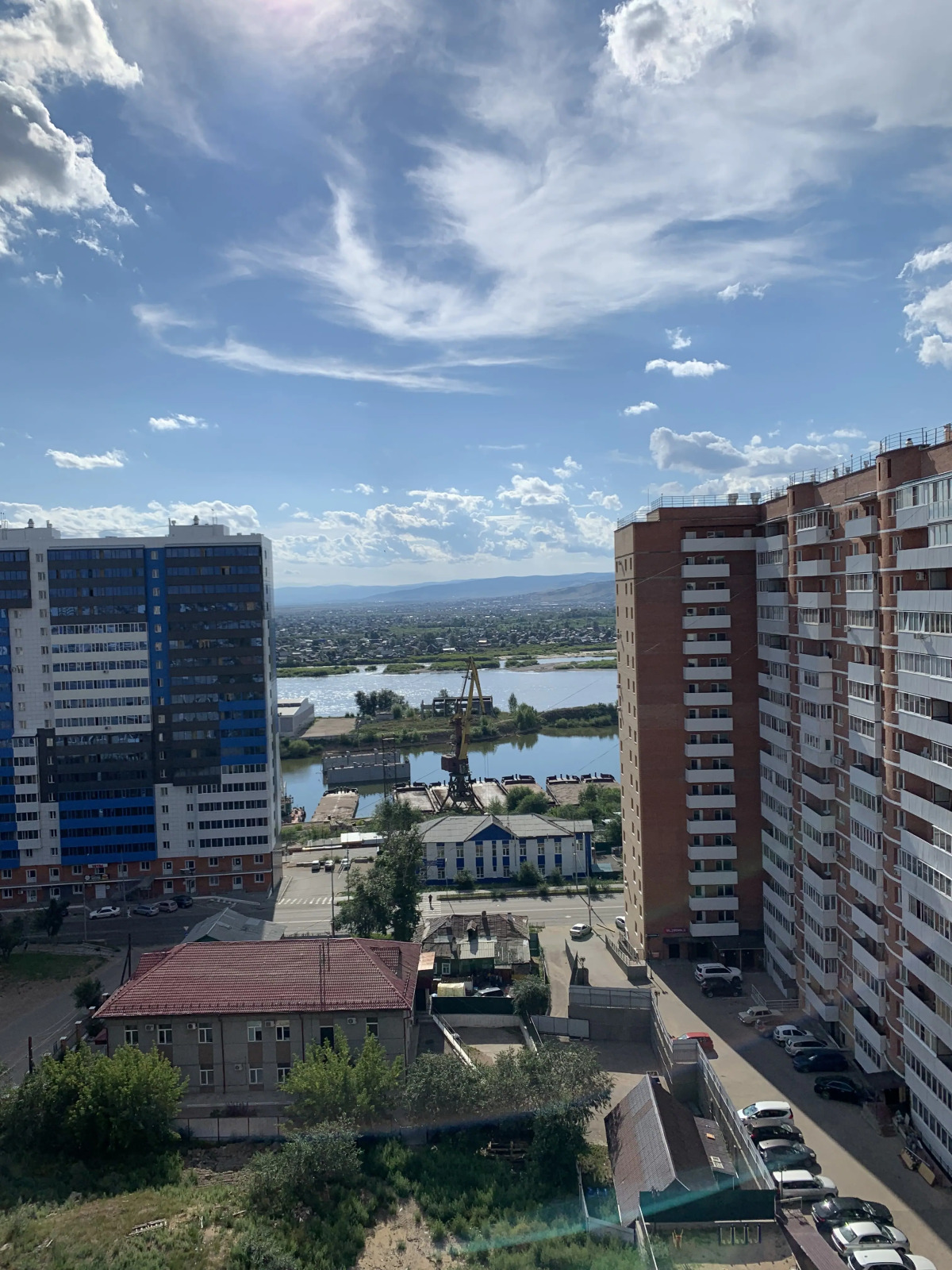 Новая большая двухкомнатная квартира на Площади Советов