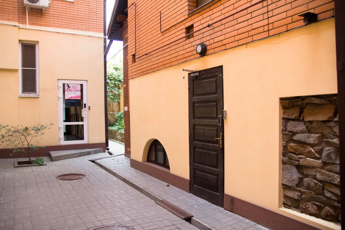 Апартаменты Лоял на улице 9-я Линия 14