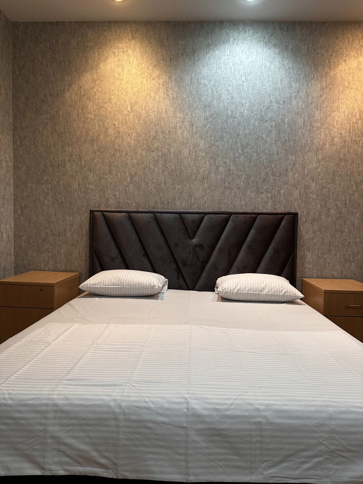 Отель Ревивал