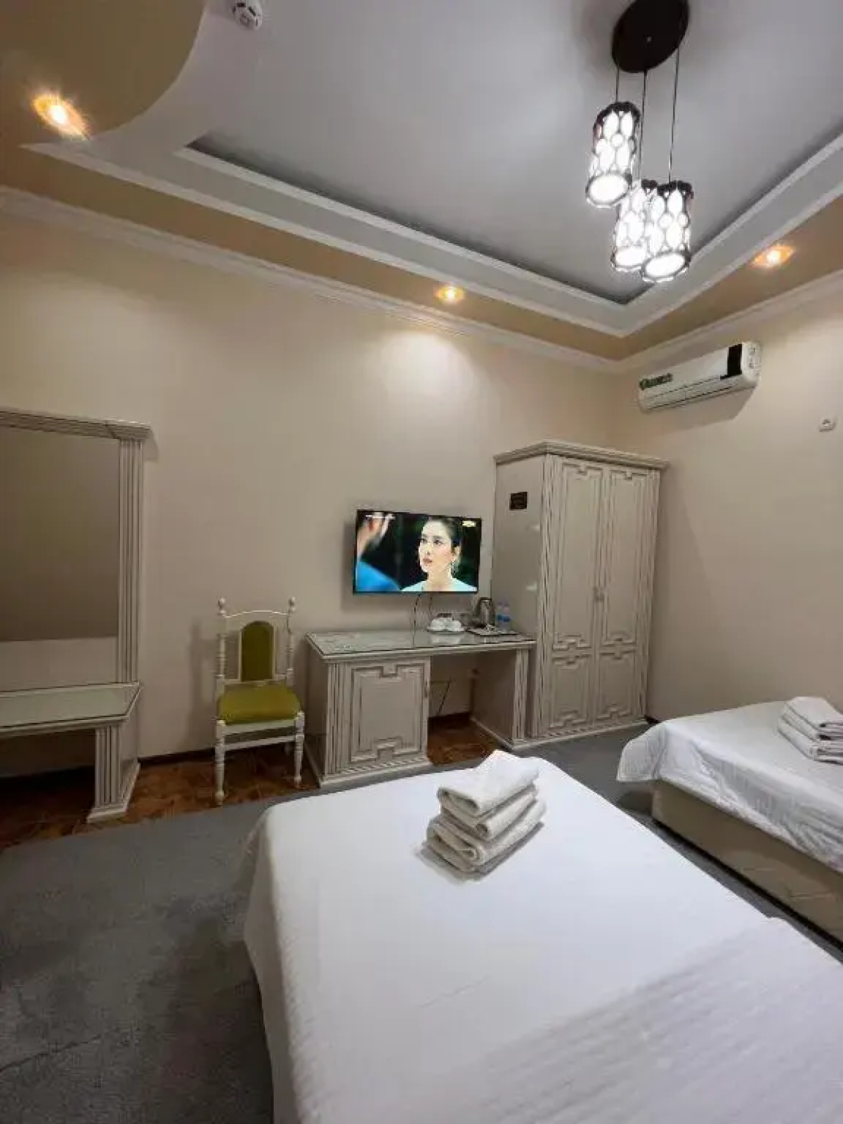 Отель Amina