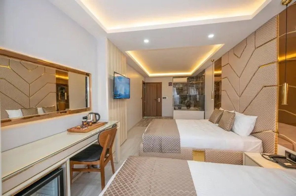 Luxury Airport Hotel by Zazzoni