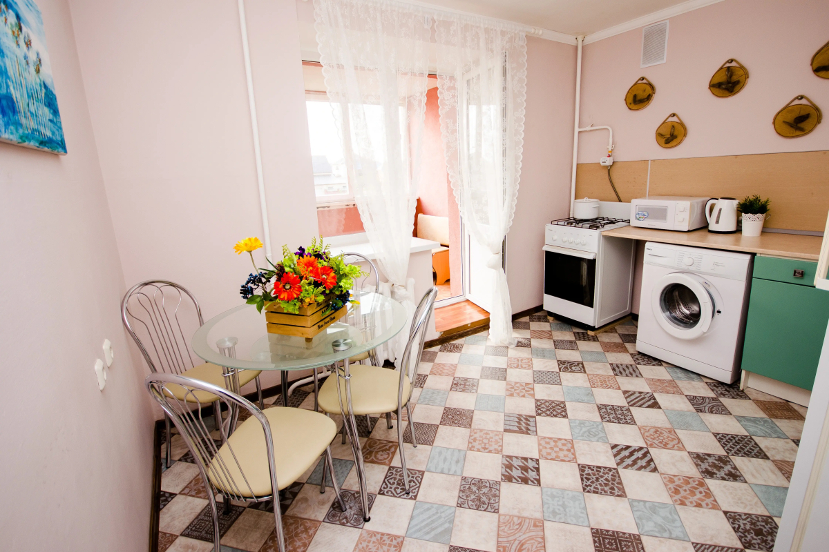 Апартаменты Квартирный Вопрос на Строителей 8