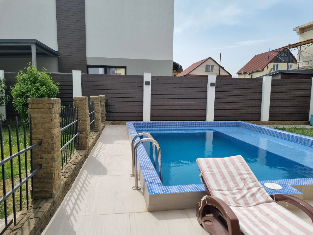 Гостевой Дом с Бассейном