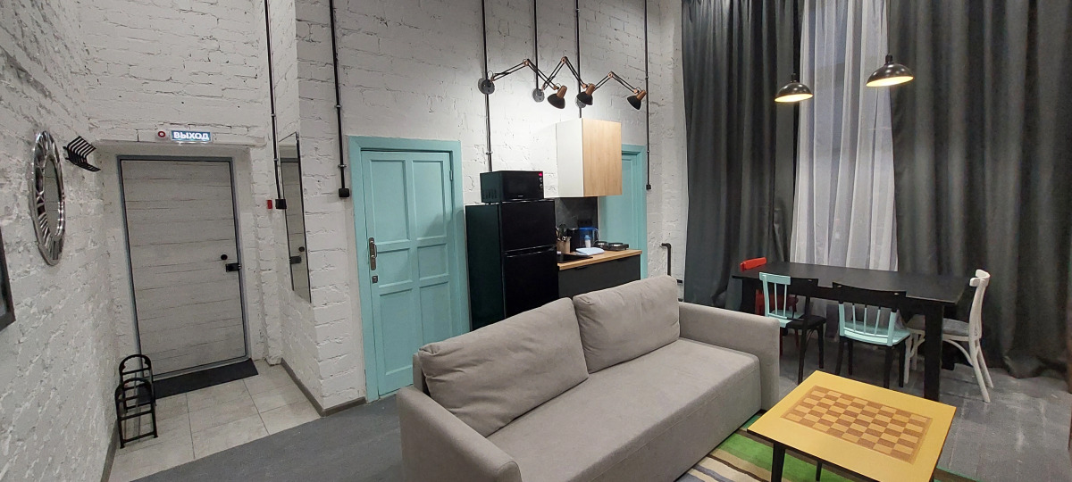 Апартаменты "У художника на Аллее Героев, 4"