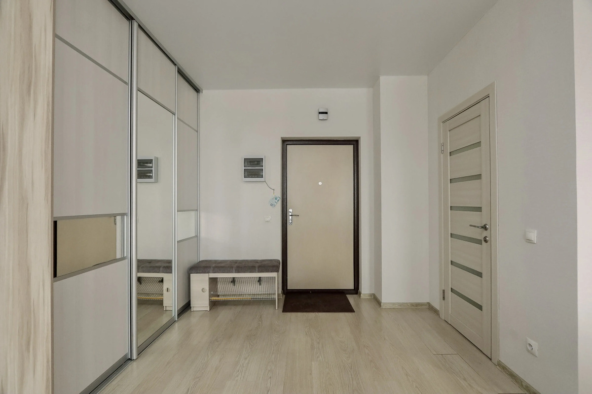 Апартаменты в ЖK Kолизeй c видом нa пруд.