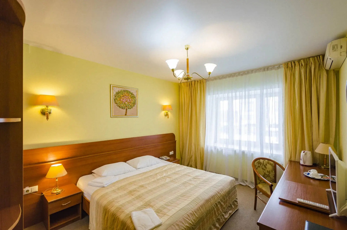 Отель Александровский парк-отель