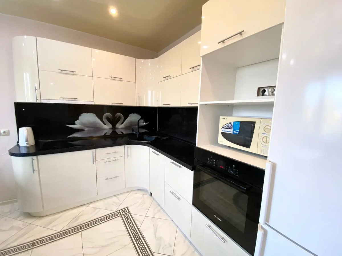 Апартаменты 3х комнатная квартира возле метро