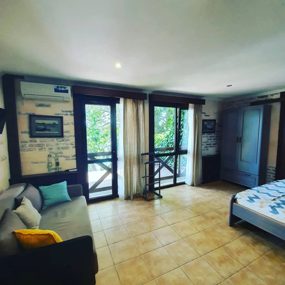 Гостевой дом у моря Массандровская 13