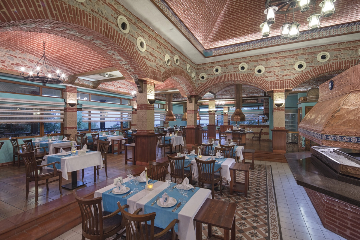 Отель Merit Crystal Cove Casino & SPA