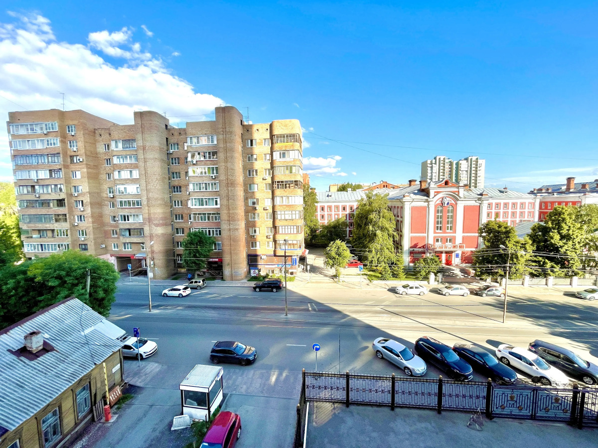 Апартаменты двухкомнатные в Центре Города на 5 этаже (рядом с набережной р. Волга)