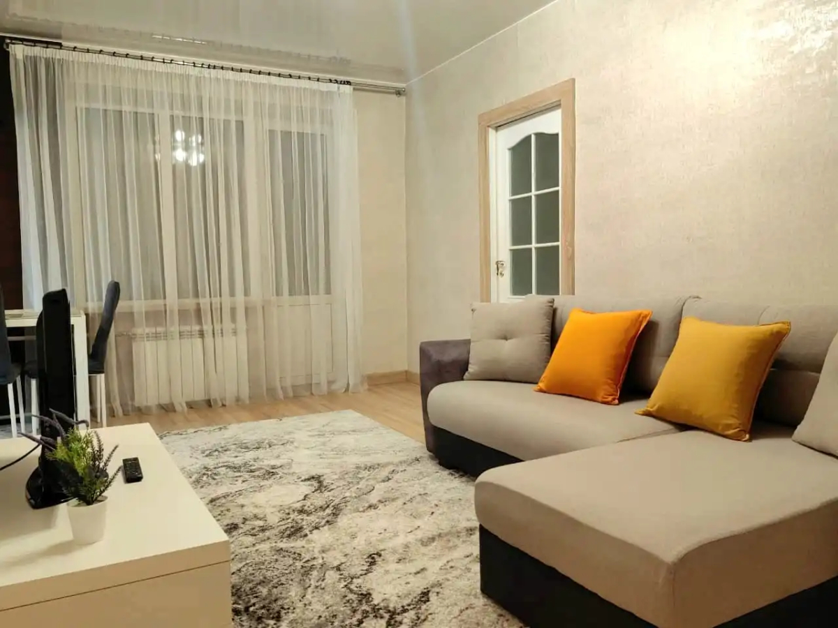 Апартаменты Двухкомнатная квартира на Константинова