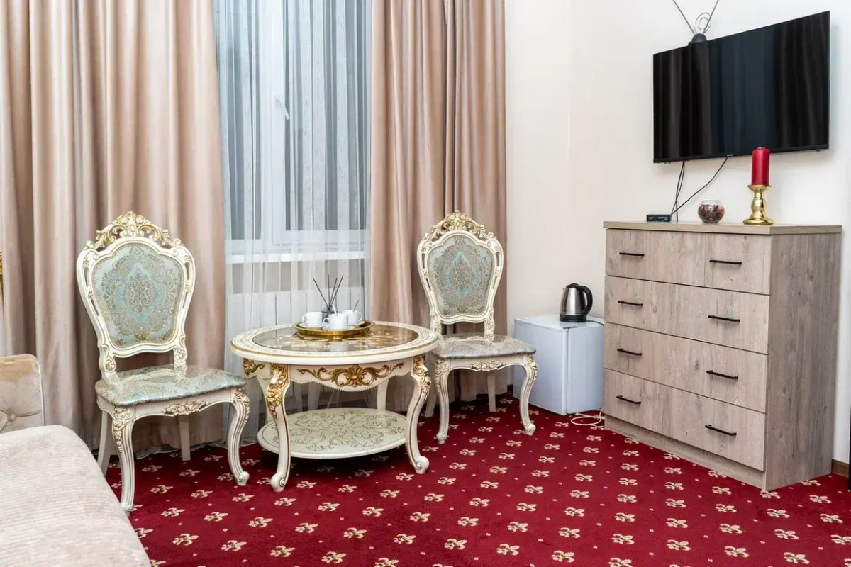 Отель Белые Ночи