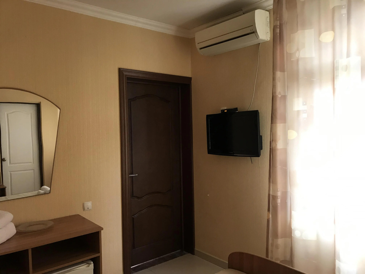 Tri Bogatyirya Guest House