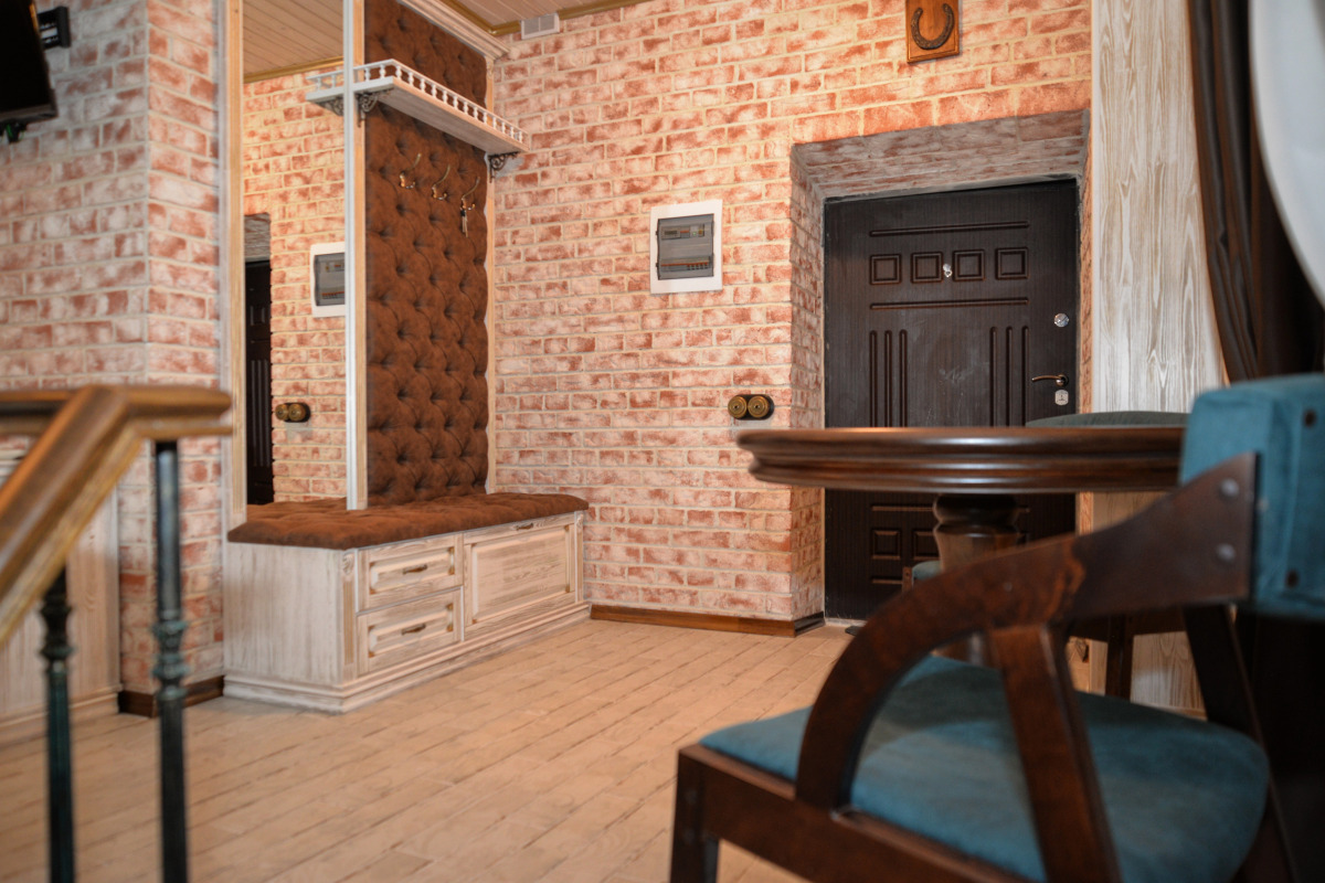 Квартира Лофт «Дубовая лестница»