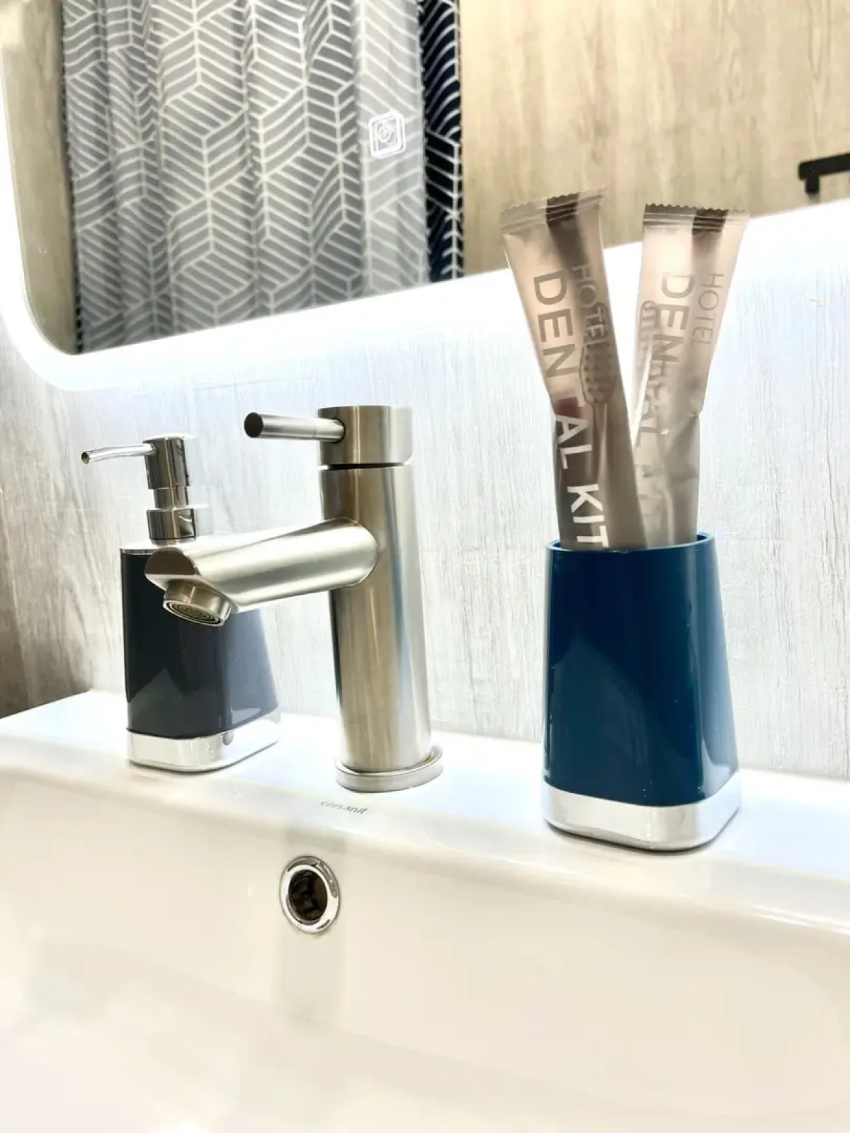 Апартаменты Студия KrasLoft в ЖК Притяжение на двоих