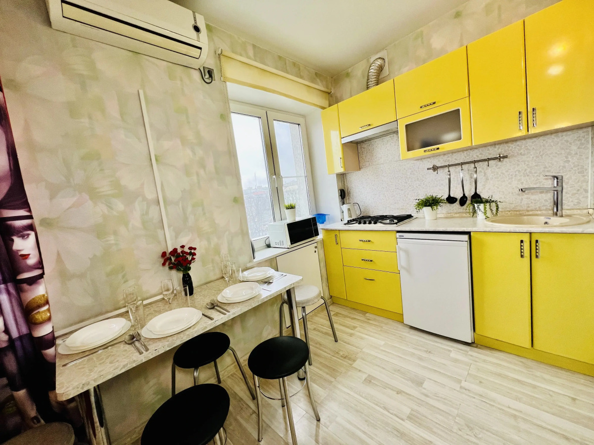 Квартира на площади Горького 4