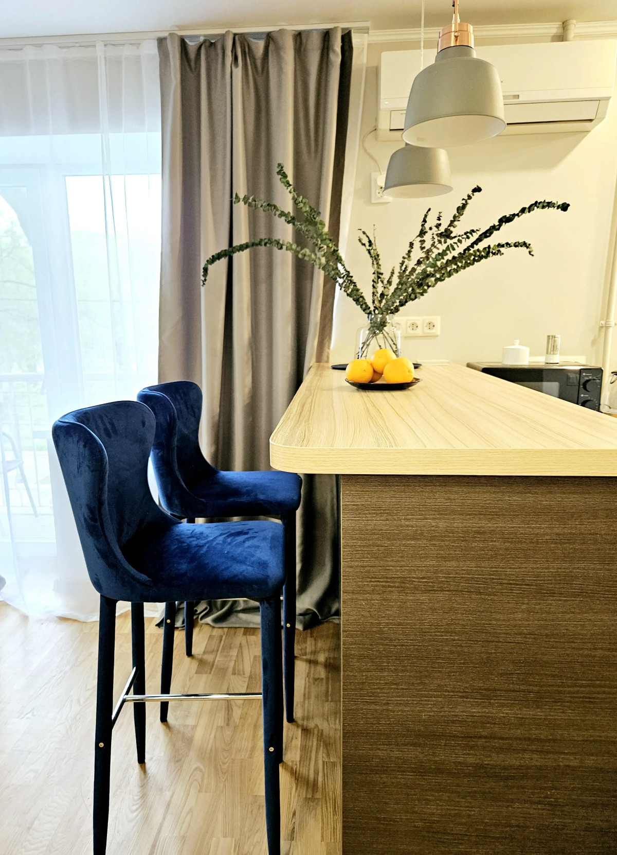 Квартира Неотель на Площади Ленина, рядом Театр Оперы и Балета