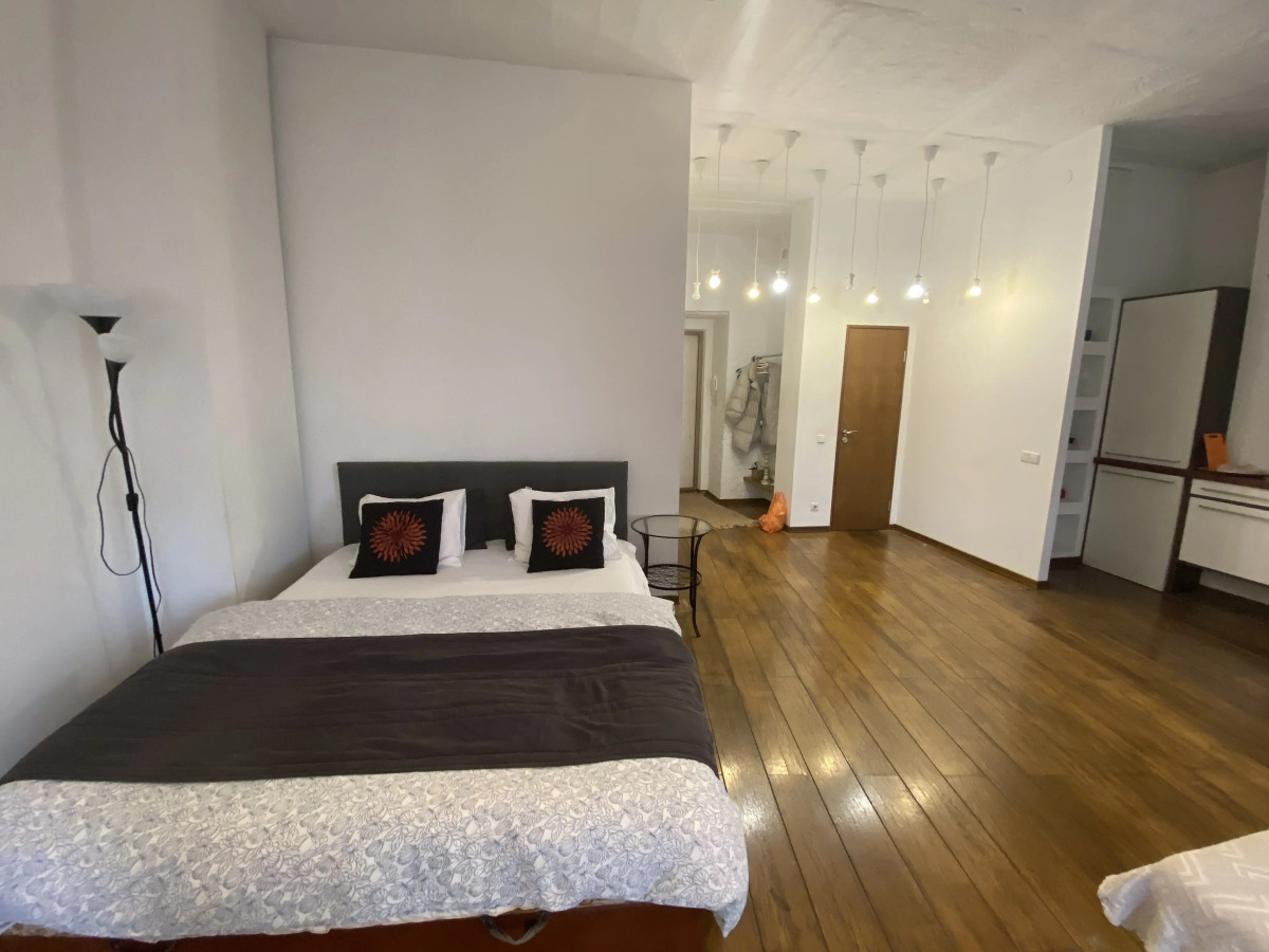 Апартаменты Студия с отдельной спальней в районе вокзала