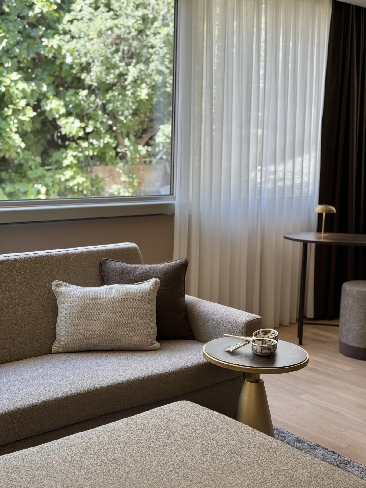 Отель Weingart Suites