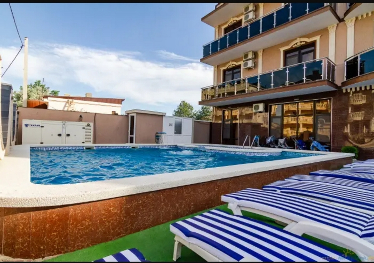 Hotel Mega Lyuks