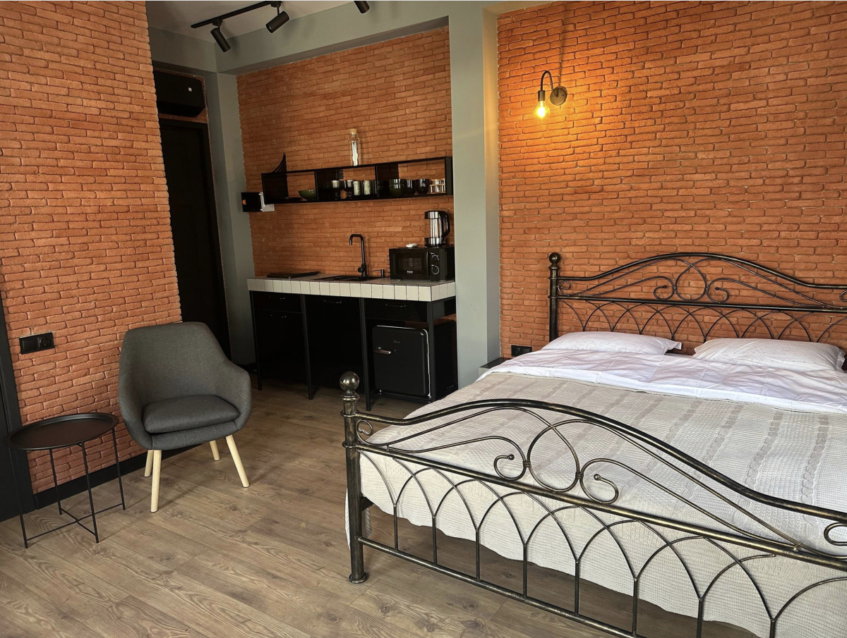 Апартаменты House near Gabriadze theatre