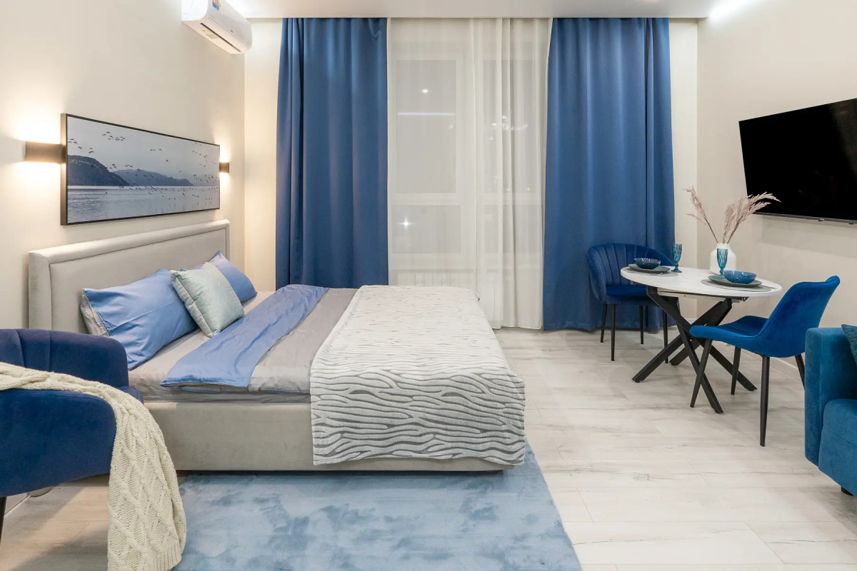 Квартира Студия Люкс в Синих Тонах