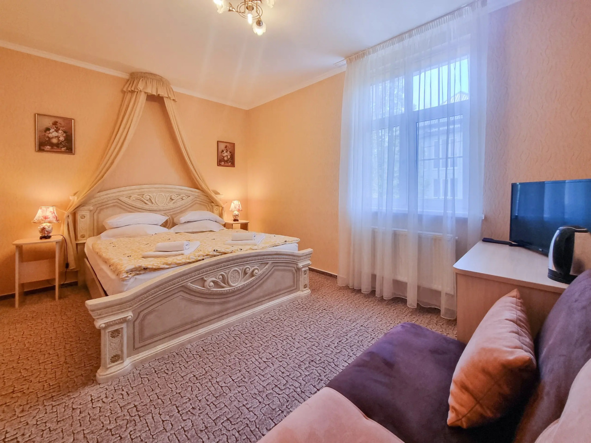 Вилла Гренч