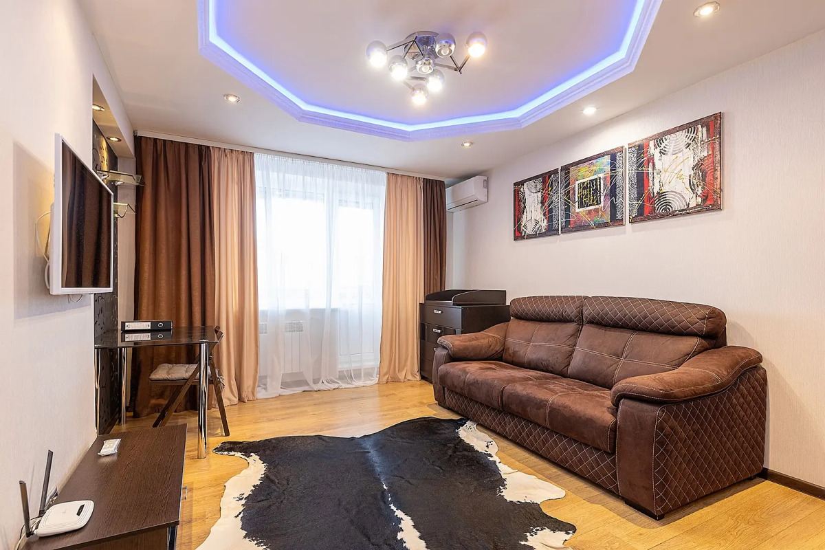 Тихие апартаменты  в центре города, ул.Горького 154. Сова-Дом