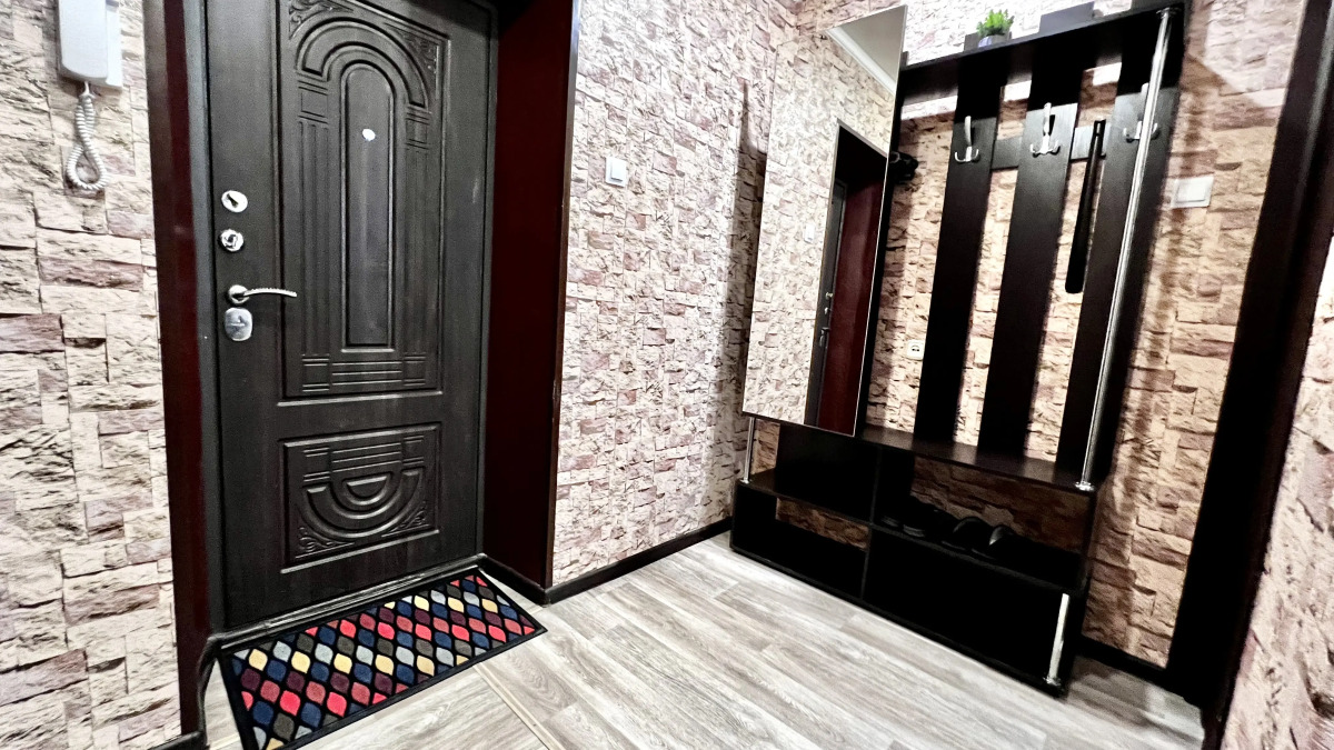 Квартира Просторная с Балконом на Строителей 2