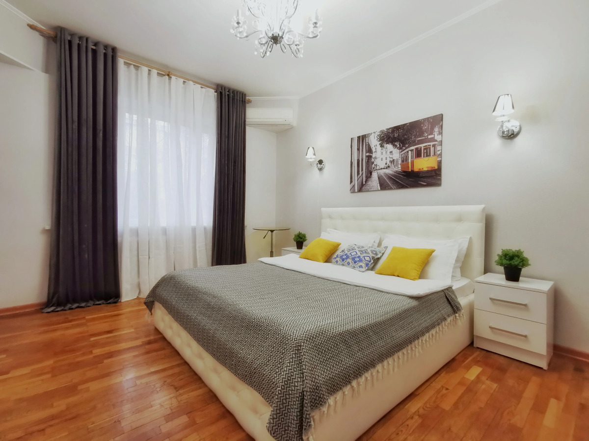 Апартаменты M.O.O.N. APARTMENTS Zenkova 86