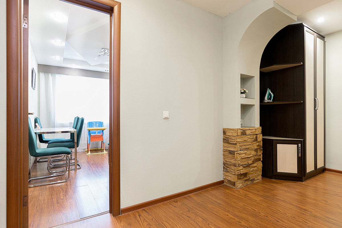 Апартаменты двухкомнатные  на Мещерском бульваре 3/3 .м.Cтрелка. Сова-Дом