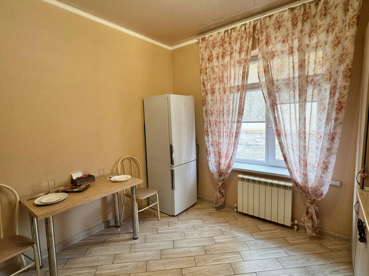 Квартира Толстого 180б 2 Этаж