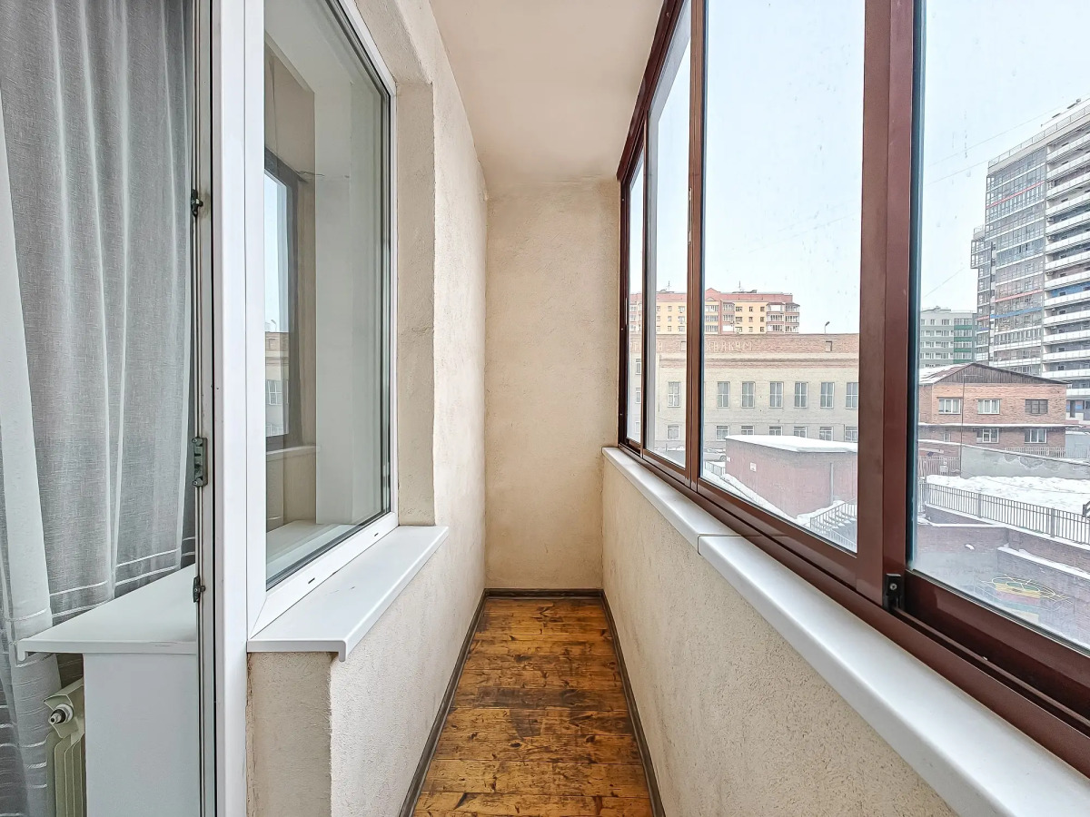 Апартаменты Евротрёхкомнатные Stepanenkov на Зыряновской 55