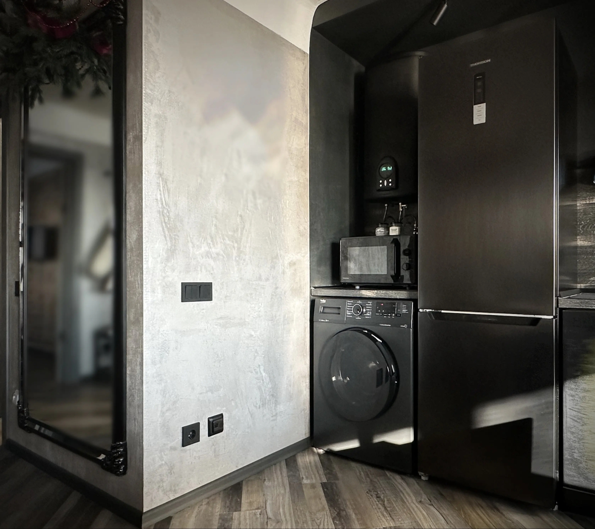 Квартира Двухкомнатная в Стиле Loft с Видом на Бухту Золотой Рог