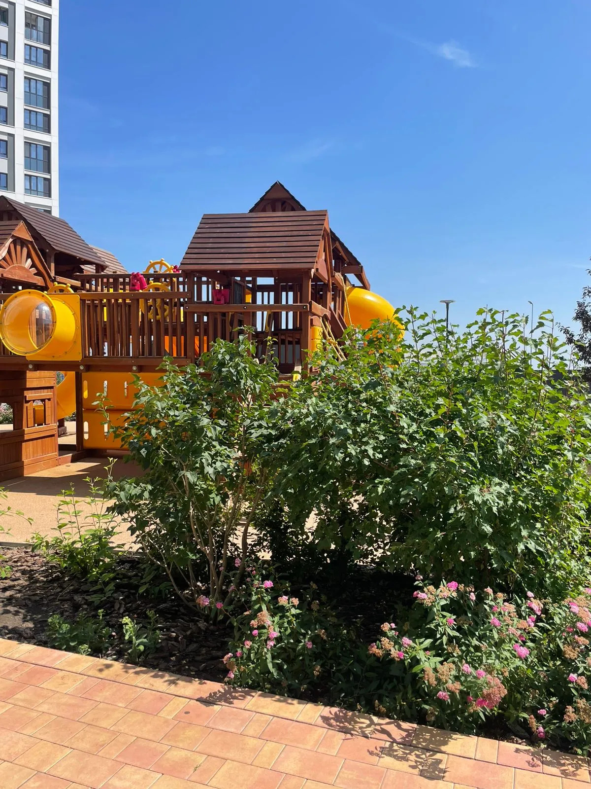 Трехкомнатная Просторная Квартира на 6 гостей у ТЦ Планета и Аквапарка